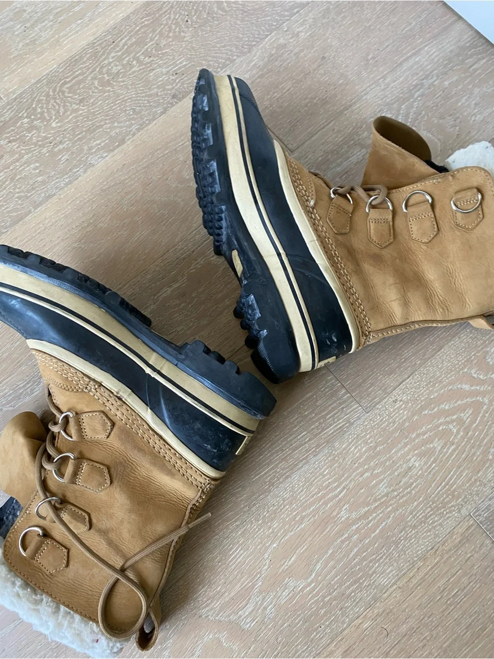 Sorel Caribou Waterproof Duck Boots Men’s 8 Tan Black Shearling Winter